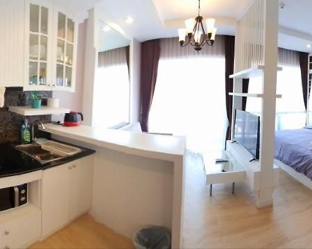 Cozy Near Beach 200M With Toproof Pool At Patio Bangsaen Exterior foto