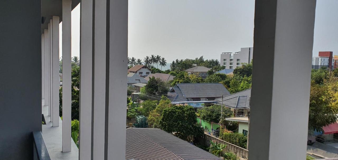 Cozy Near Beach 200M With Toproof Pool At Patio Bangsaen Exterior foto