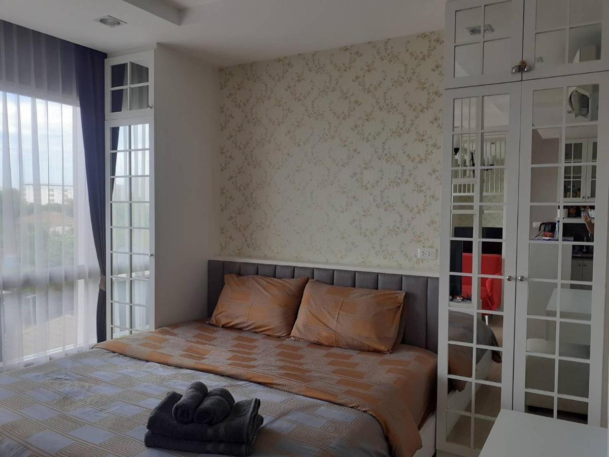 Cozy Near Beach 200M With Toproof Pool At Patio Bangsaen Exterior foto